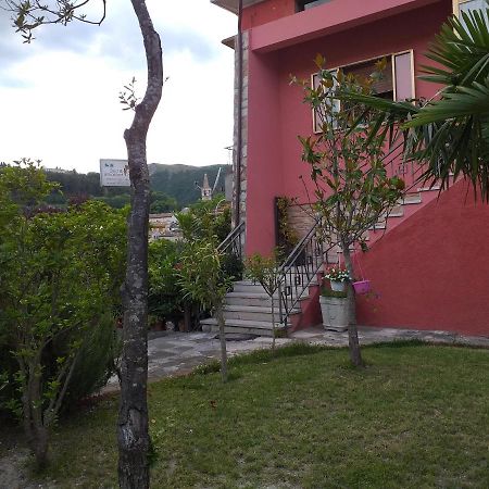 Bed & Breakfast La Rosa Rossa Кали Екстериор снимка