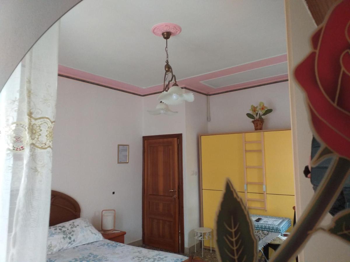 Bed & Breakfast La Rosa Rossa Кали Екстериор снимка