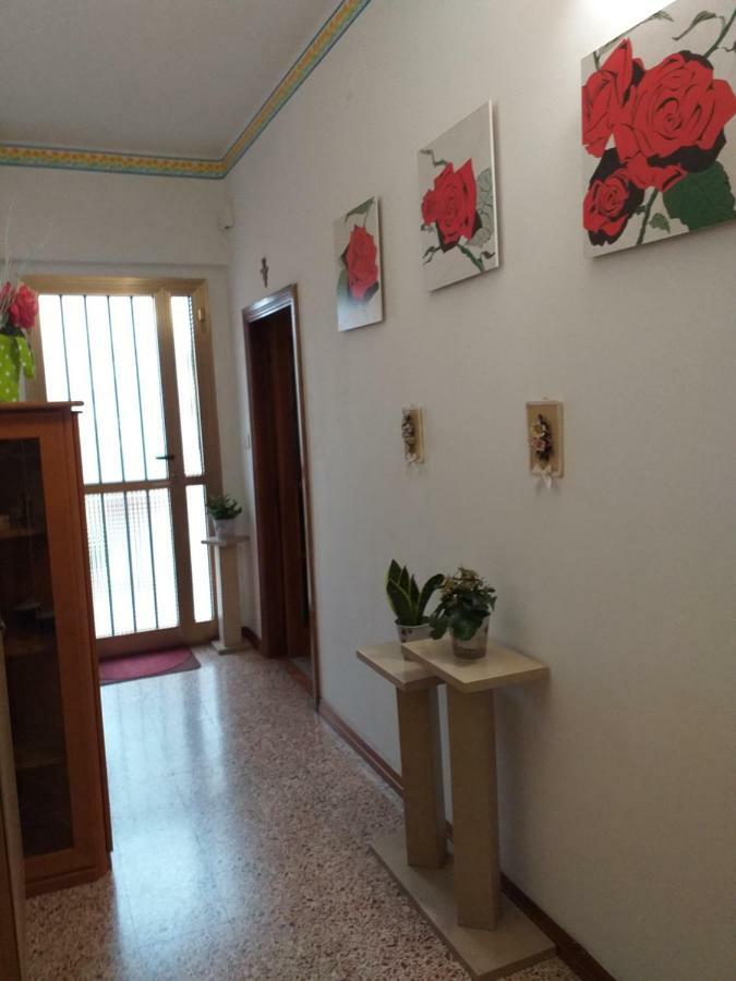 Bed & Breakfast La Rosa Rossa Кали Екстериор снимка